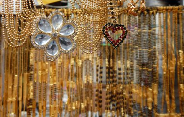 Türkiye pazarında ucuz takı