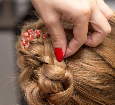 örgülü pigtails içinde Güzellik Salonu