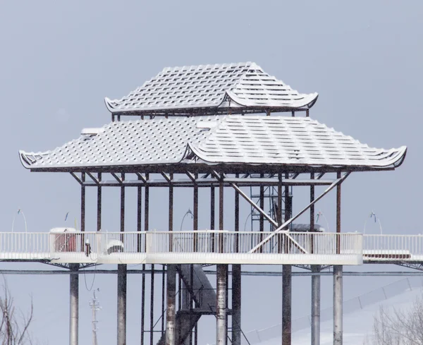 Toit chinois dans la neige — Photo