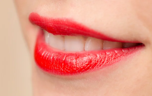 Belle labbra con rossetto rosso — Foto Stock