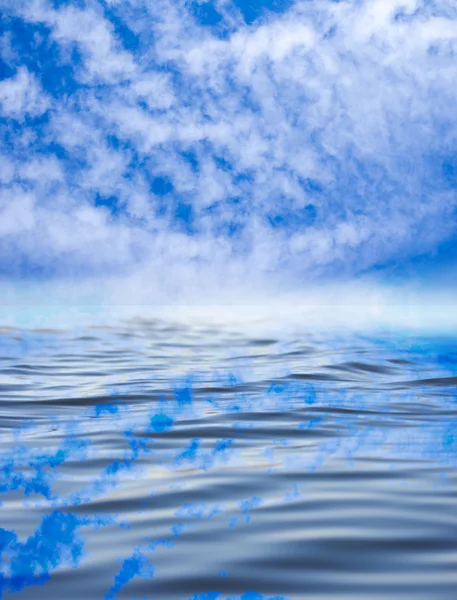 물에 반사와 구름 — 스톡 사진
