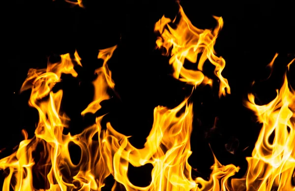 Fuoco di fiamma su sfondo nero — Foto Stock