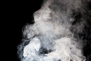 dumanı siyah arkaplanda