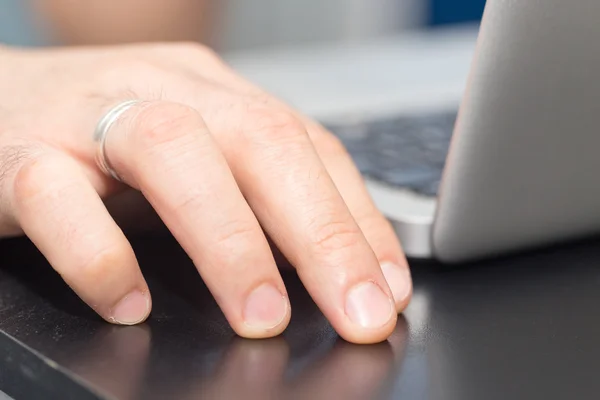 Work on the laptop — Stock Photo, Image