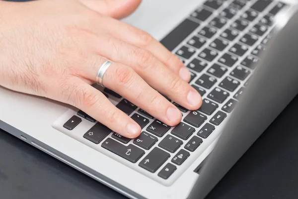 Work on the laptop — Stock Photo, Image