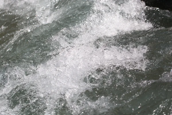 Hintergrund von Wildwasser auf dem Fluss — Stockfoto