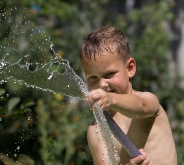 bir hortum su oyuncak çocuk