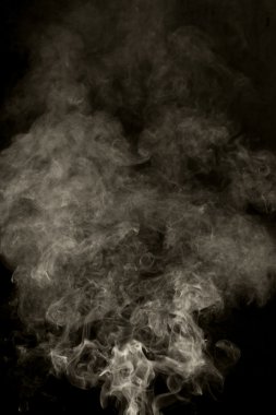dumanı siyah arkaplanda