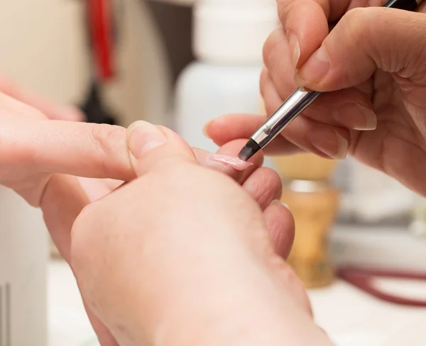 Ein Mann im Schönheitssalon — Stockfoto