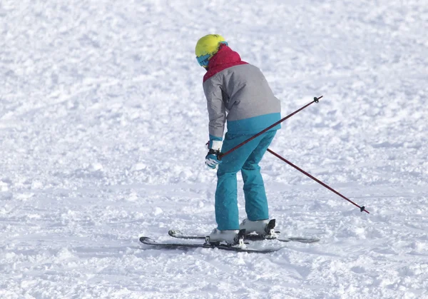 People skiing in the snow — Stock Photo, Image