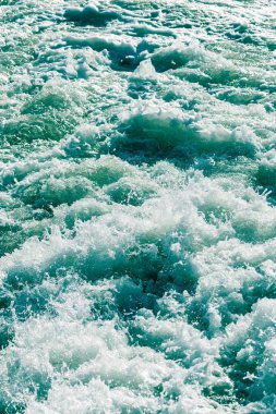 bir zemin olarak göle kaba su