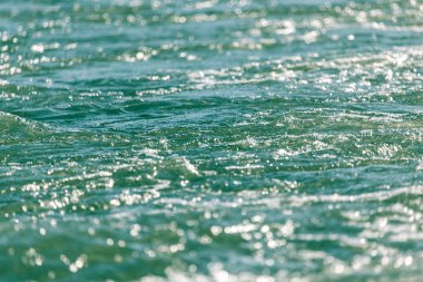 bir zemin olarak göle kaba su