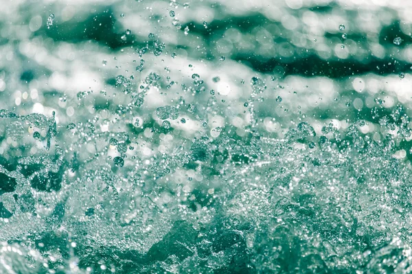 Agua áspera en el lago como telón de fondo — Foto de Stock