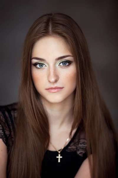 Retrato de menina bonita jovem. Foto de moda — Fotografia de Stock