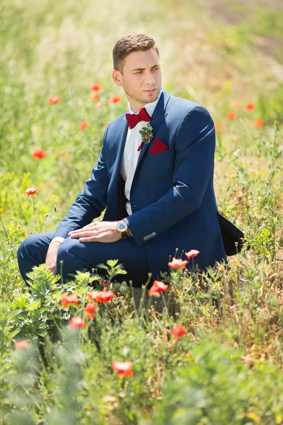Serious Groom in the nature — Stock Photo, Image