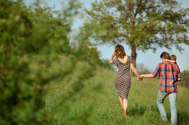 Yaz aile yürüyüş