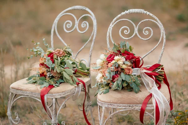 Dois belos buquês de casamento colorido — Fotografia de Stock