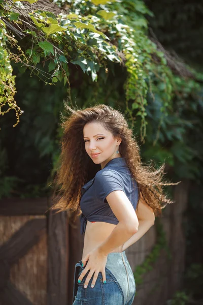 Jovem magro mulher outono retrato . — Fotografia de Stock