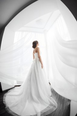 Gelinler güzellik. Gelinlik kapalı genç kadın