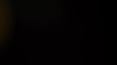 Siyah Arkaplan üzerinde Gerçek Kırmızı Işık Fişeği Efekti