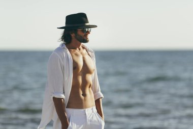 Man Beach Yaz Tatili Konsepti