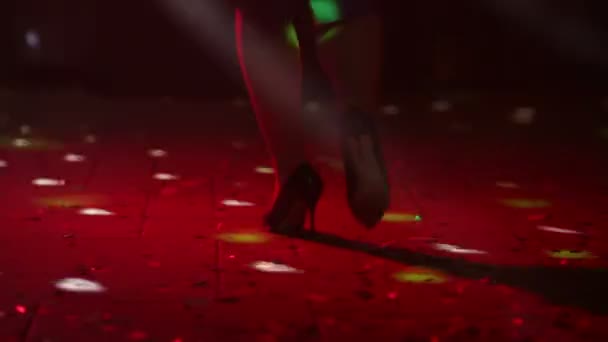 Bailarines de discoteca — Vídeos de Stock
