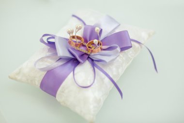 Evlilik yüzükleri.