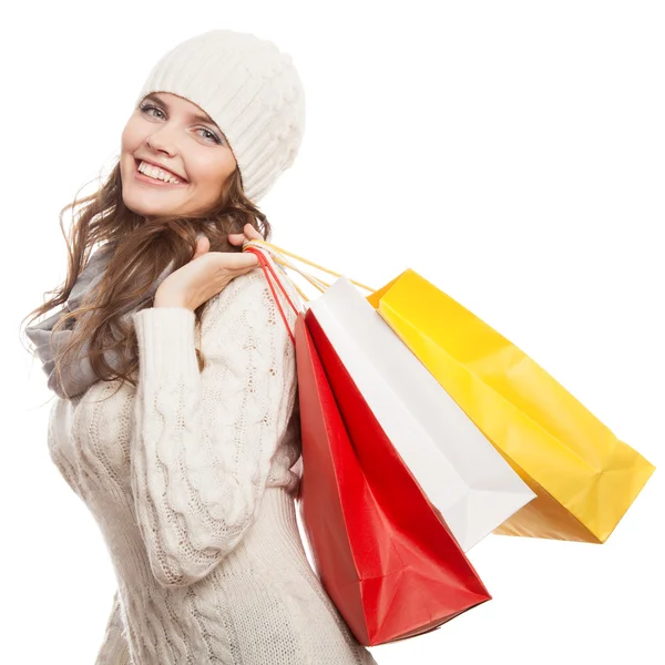 Compras mulher feliz segurando sacos. Vendas de inverno . — Fotografia de Stock