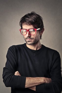 adam silah katlanmış ile