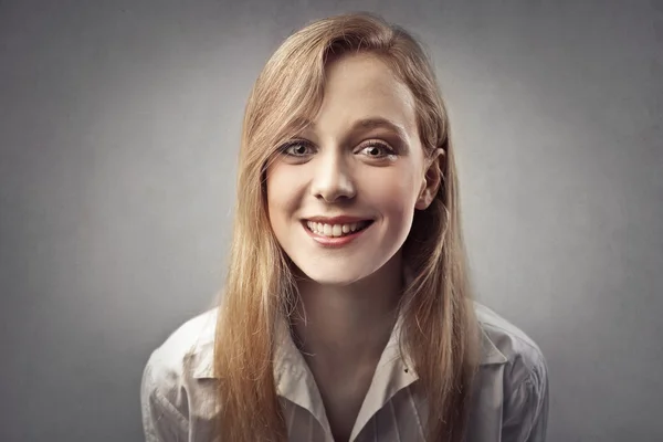 Retrato de mulher sorrindo — Fotografia de Stock