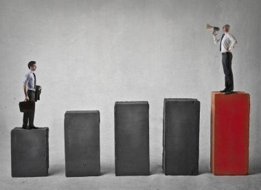 Bir grafik üzerinde işadamı