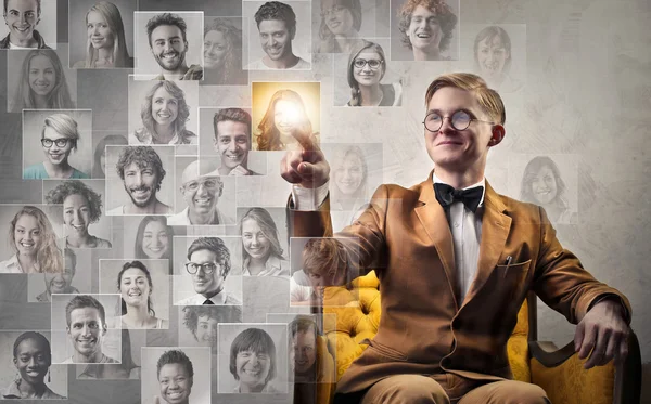 L'uomo che seleziona quello — Foto Stock