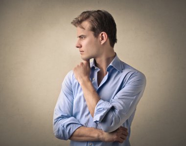 Profilde yakışıklı adam