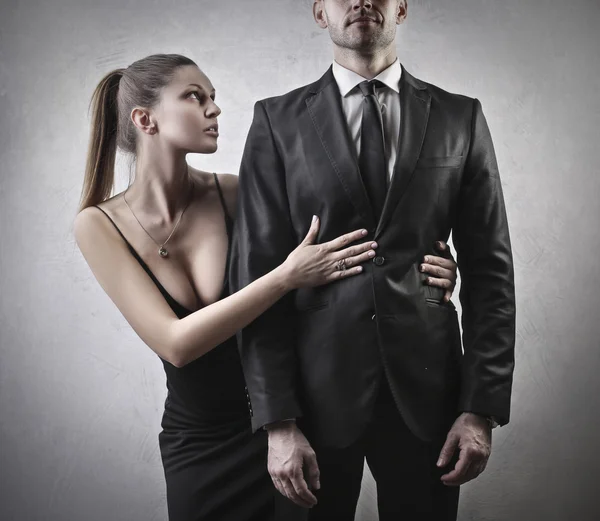 Bir partide zarif Çift