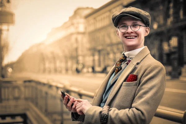 Homem com telefone — Fotografia de Stock