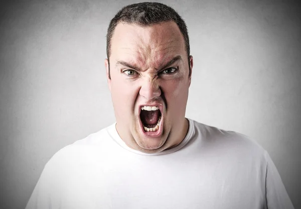 Gordinho homem gritando em voz alta — Fotografia de Stock