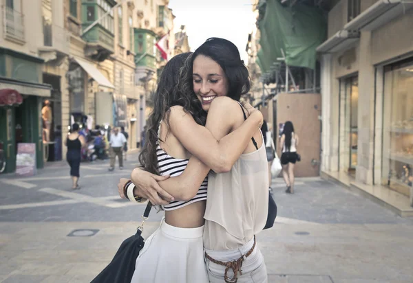 Abrazo de amigo — Foto de Stock