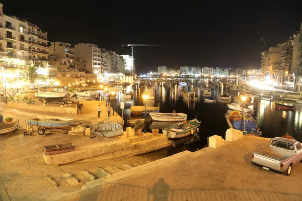 Bela vista de Malta à noite — Fotografia de Stock