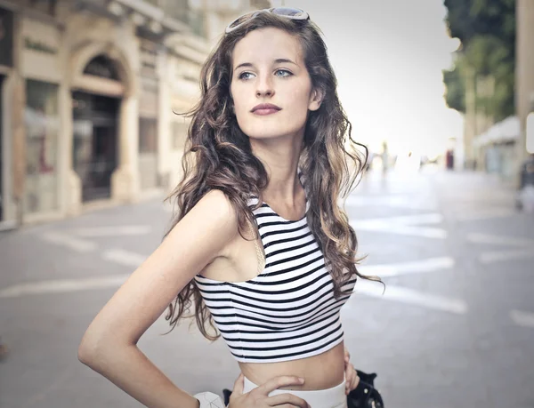 Girl posing for a picture — Stock Photo, Image