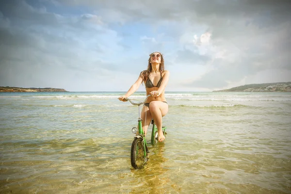 Bicycle water — Stock Photo, Image