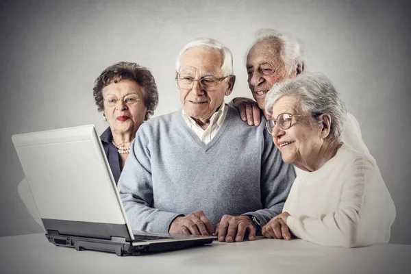 Ältere Menschen — Stockfoto