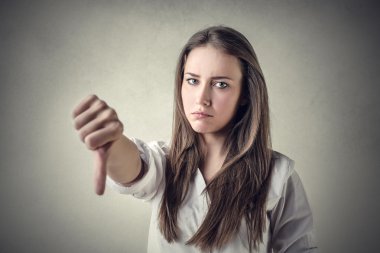 Başparmaklar Aşağı