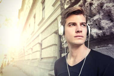 Müzik bağımlılığı