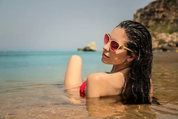 Schönheit am Strand — Stockfoto