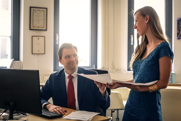 Empresario y su asistente — Foto de Stock