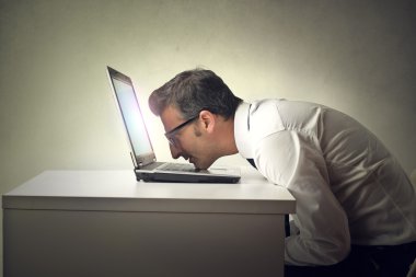 Çaresizlik içinde ofis