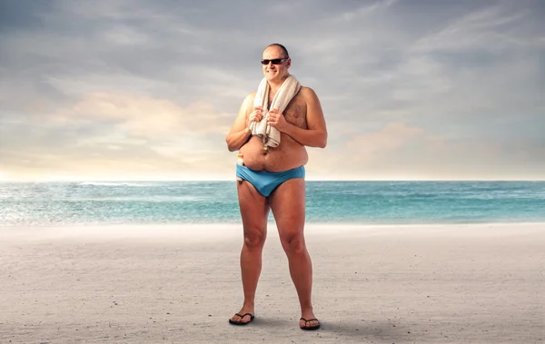 terciopelo Dime estimular Hombre gordo playa fotos de stock, imágenes de Hombre gordo playa sin  royalties | Depositphotos