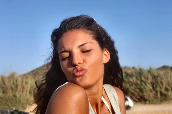 Megcsókolta a napsütésben — Stock Fotó