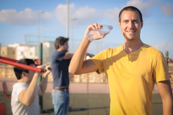 Homens fazendo esporte — Fotografia de Stock