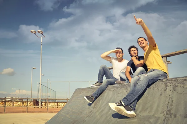 Ragazzi nello skatepark — Foto Stock